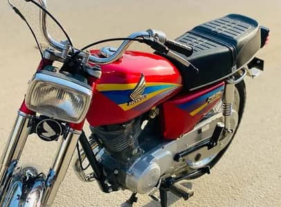 Honda CG model 2005 for urgent sale