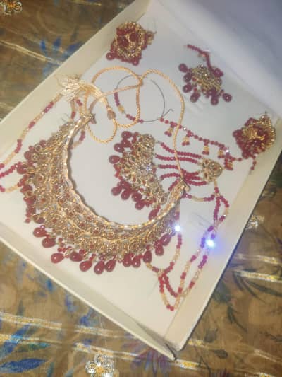 artificial jewellery