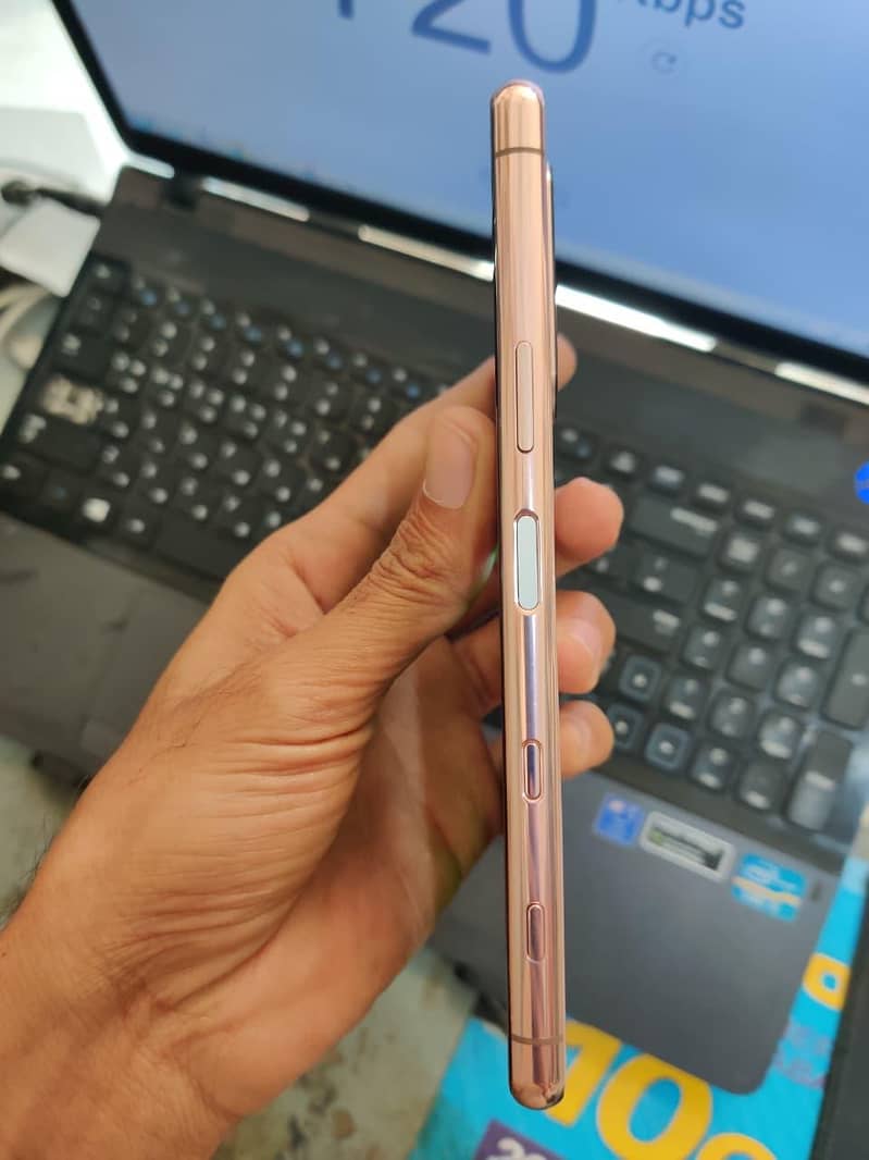 gaming & camera device 1