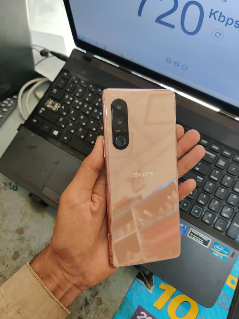 gaming & camera device 5