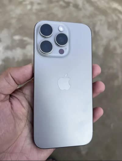 I am sale iPhone 16pro 256gb iCloud locked