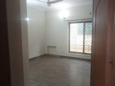 10 Marla Upper Portion Available For Rent ON Top Location Of DHA Phase 4