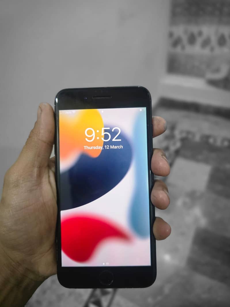 Apple iPhone 7 Plus 1