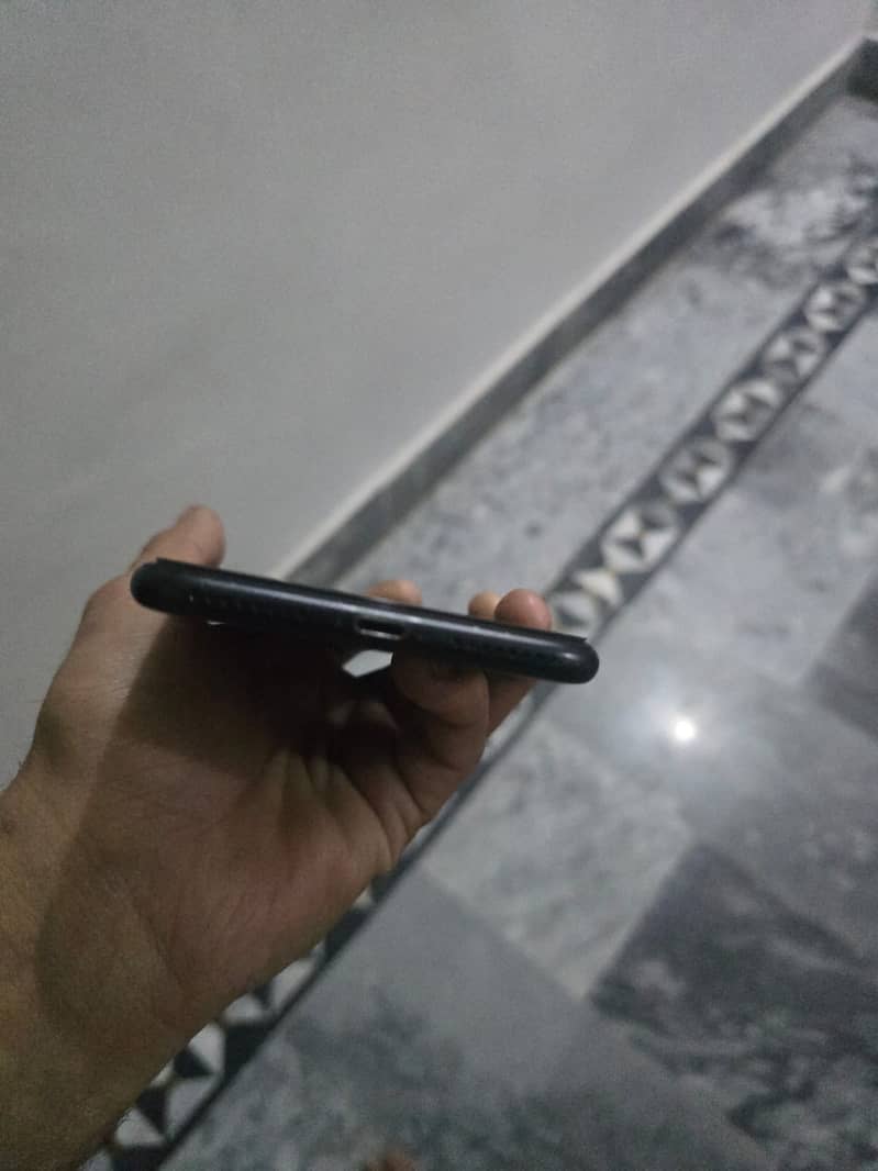 Apple iPhone 7 Plus 2