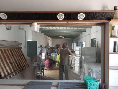 beauty parlour setup with mirror