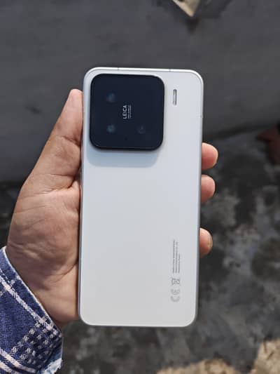 Xiaomi 15 12GB RAM 512GB ROM.