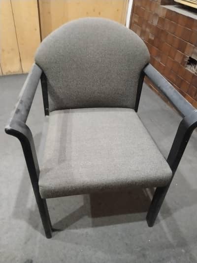 10/10 condition 5 chairs 03214170750