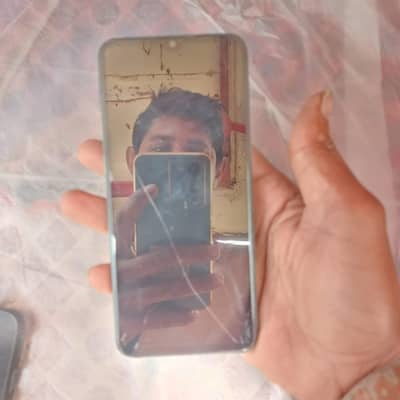 realme 5 4GB ram 64GB memory