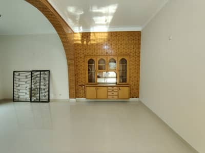 IQBAL TOWN 10 MARLA UPPER PORTION MARBLE