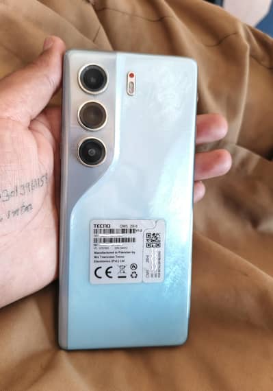 tacno camon 40 /Ram 8+8 Rom 256gb