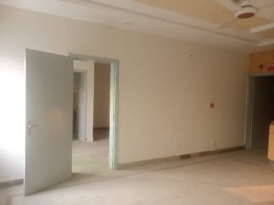 08 MARLA OFFICE COMMERCIAL FLOOR AVAILABLE FOR RENT