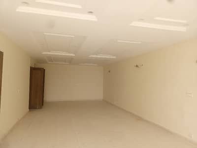 04 MARLA COMMERCIAL FLOOR WITH LIFT AVAILABLE