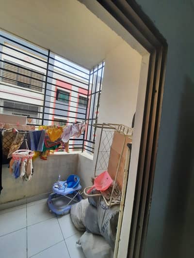 this is the most chance investment, 2 bed drawing and lounge, lease  and all utilities are available   BANK LOAN POSSIBLE   SHAZ RESIDENCY, scheme 33