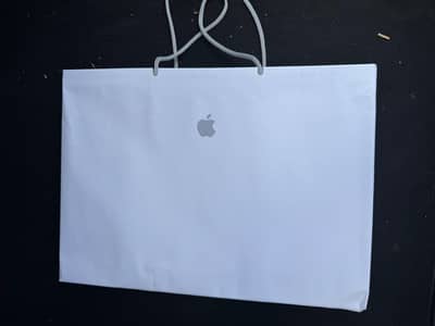 Macbook Air M5 16/512 silver