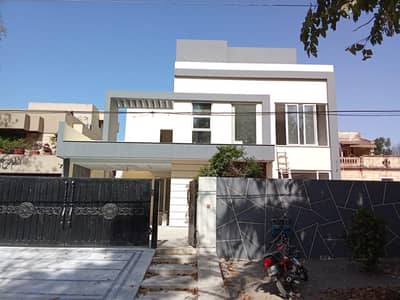 3 Bedroom Upper Portion Of One Kanal House In Model Town