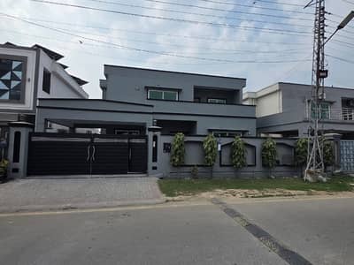 One Kanal IH House Slightly Used in PAF Falcon Complex