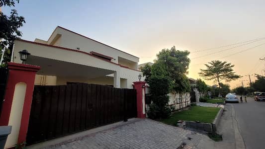 One Kanal IH House On Main Double Road