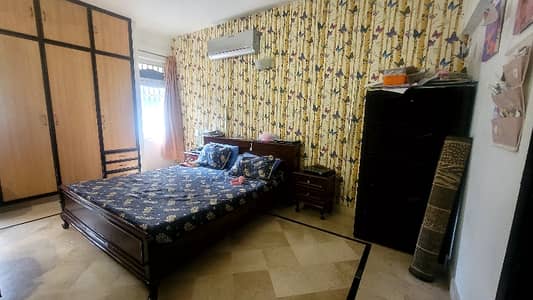 Ground Floor Renovated Flat For Sale In Askari 5 Gulberg 3