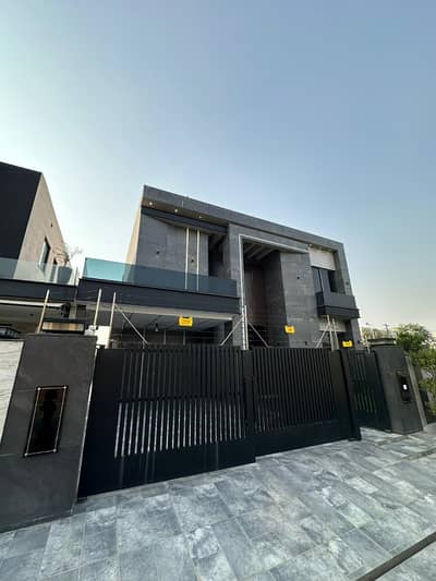 LUXURIOUS 1 KANAL BRAND NEW HOUSE FOR SALE IN DHA PHASE 7