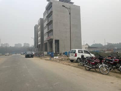 4 MARLA COMMERCIAL D BLOCK FACING 8 MARLA IN BROADWAY PHASE 8