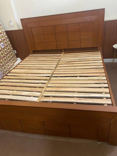 bed set / king size bed / new bed /wooden bed/ 1 month used only
