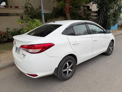 yaris 1.3 auto 2021  add pura parhna