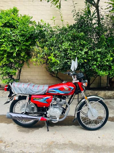 Honda CG 125 2024 Model total original only 8500km use best for 25/26