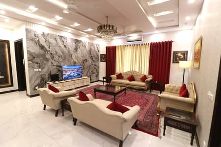 1 KANAL HOUSE FULLY FURNISHED AVAILABLE FOR RENT