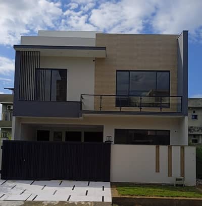 B17, 8 marla designer house, 5 bed's with attached baths outlanding location