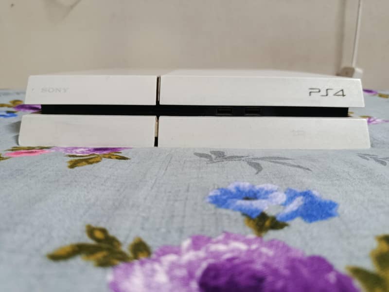 Ps4/1tb/3 controllers 1