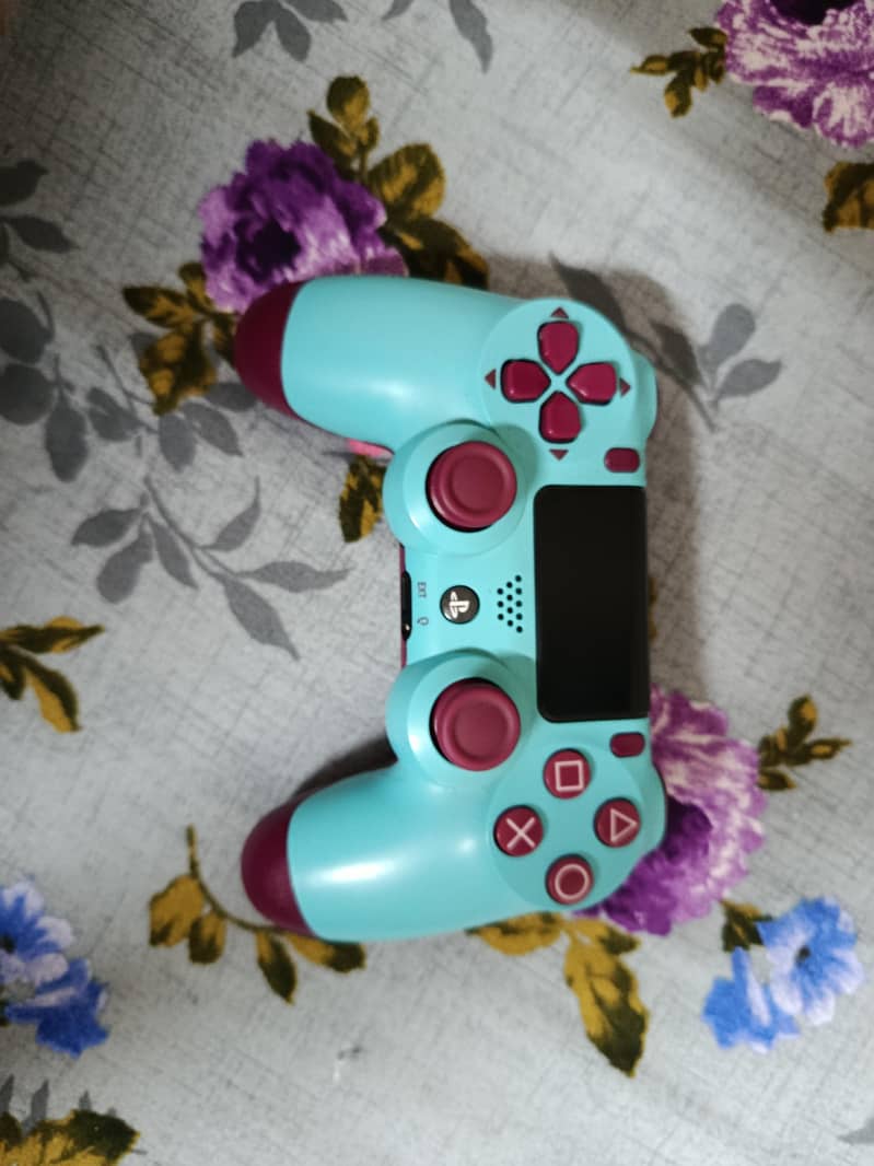 Ps4/1tb/3 controllers 3