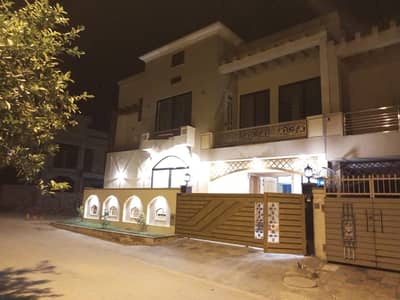 9.75 Marla Corner Designer House, 5 Bedrooms With Attached Baths One Drawing Room 2 Tv