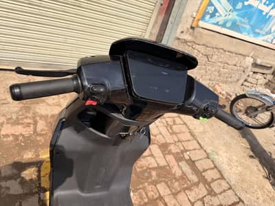 Electric scooter Aima Ramza A7