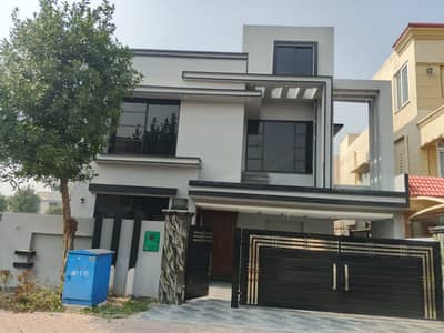 I SELL 10MARLA BRAND NEW HOUSE IN BAHRIA ORCHARD LAHORE