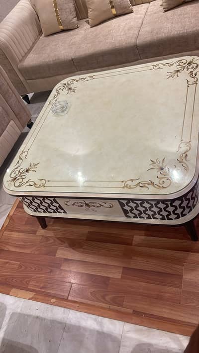 Big Size Pure Wood In Deco Paint Center Table With 12mm Glass