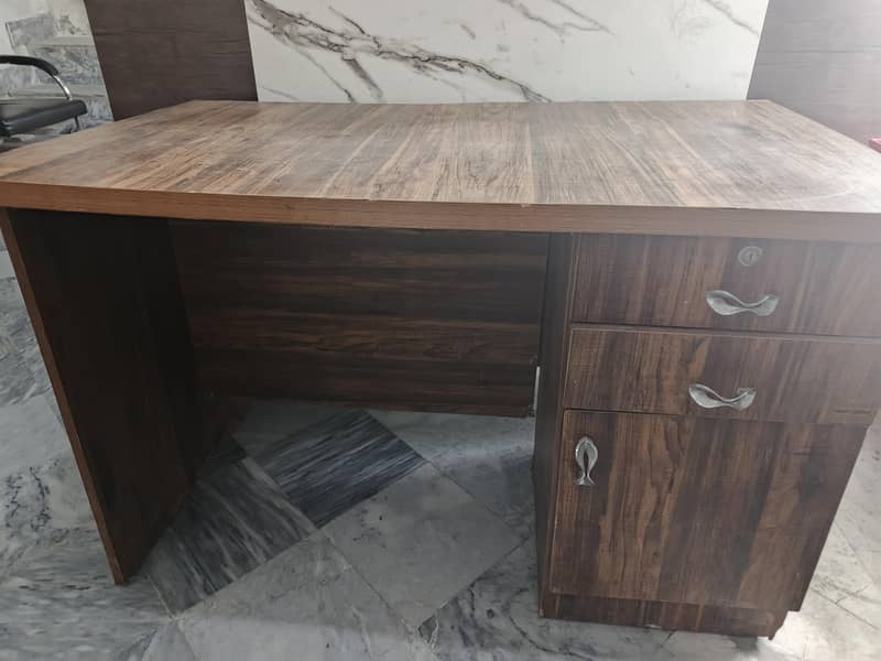 Office Table 0