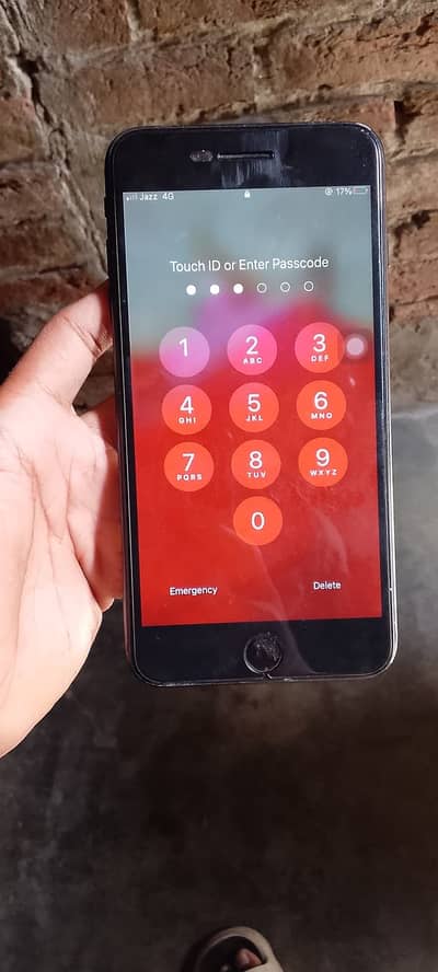 iPhone 7puls use me ha PAT approved black colour me