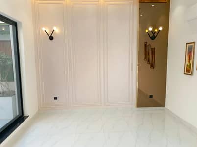 1 Kanal Luxury Upper Portion For Rent In DHA Lahore Phase 4 Block CC