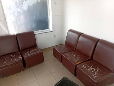پانچ عدد صوفہ سیٹ برائے فروخت