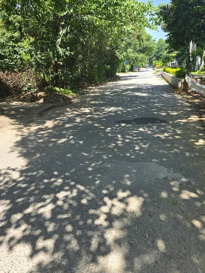 Residential Plot Of 622 Square Yards Is Available In Contemporary Neighborhood Of F-8