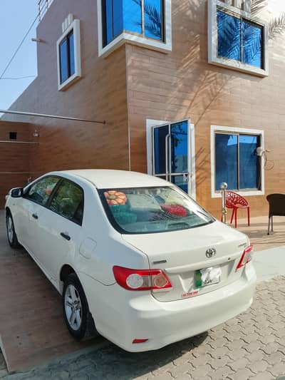 Toyota corolla xli 2012genien my name final Rs. 2398000ph. 03003617791