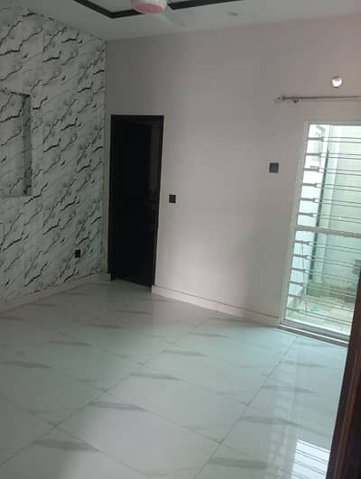 10 Marla Upper Portion Available For Rent Wapda Town Ph1 Block g2