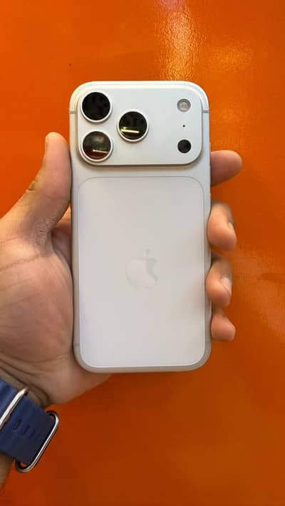 I Phone 17 Pro 256 Non Pta 100 health Silver Box And Cable 03039969912