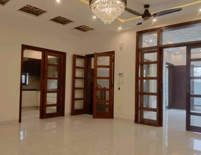 Owner Build 10-Marla House In Bahria Town Lahore