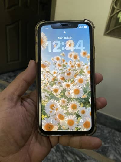 iPhone 11 Silver 128GB Dual Pta Approved