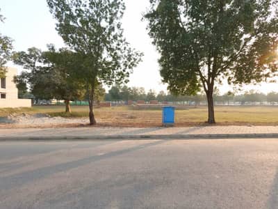 1 Kanal Pair Facing Park Plot For Sale Al Due Clear