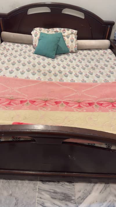 Wooden Double Bed with Mattress – Strong & Comfortable