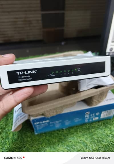 Tplink 5-Port Desktop Switch TL-SF1005D Brand new Box Pack UK imported