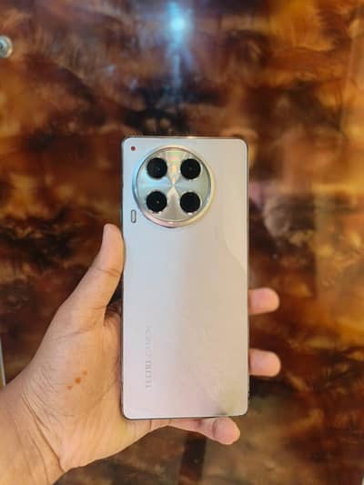 camon 30  Pta with box 12+6/256