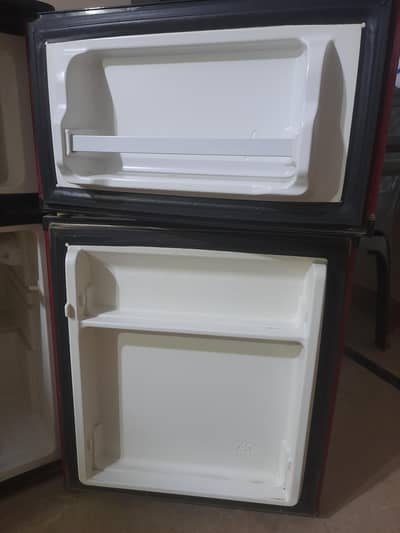 Room size Refrigerator no repear orignal.